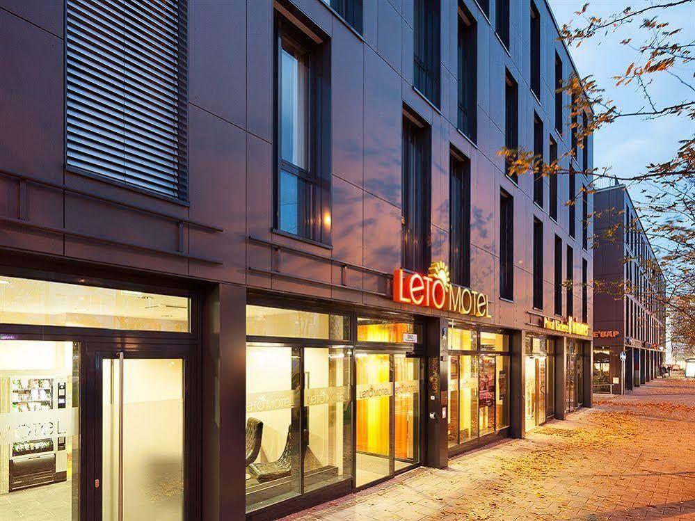 B&B Hotel München-Moosach Exterior foto