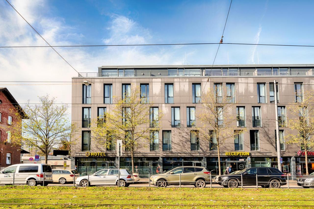 B&B Hotel München-Moosach Exterior foto
